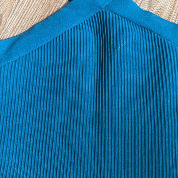 Sincerely Jules teal ribbed stretch cross strap cropped halter top. NWT. Large. - Picture 2 of 4